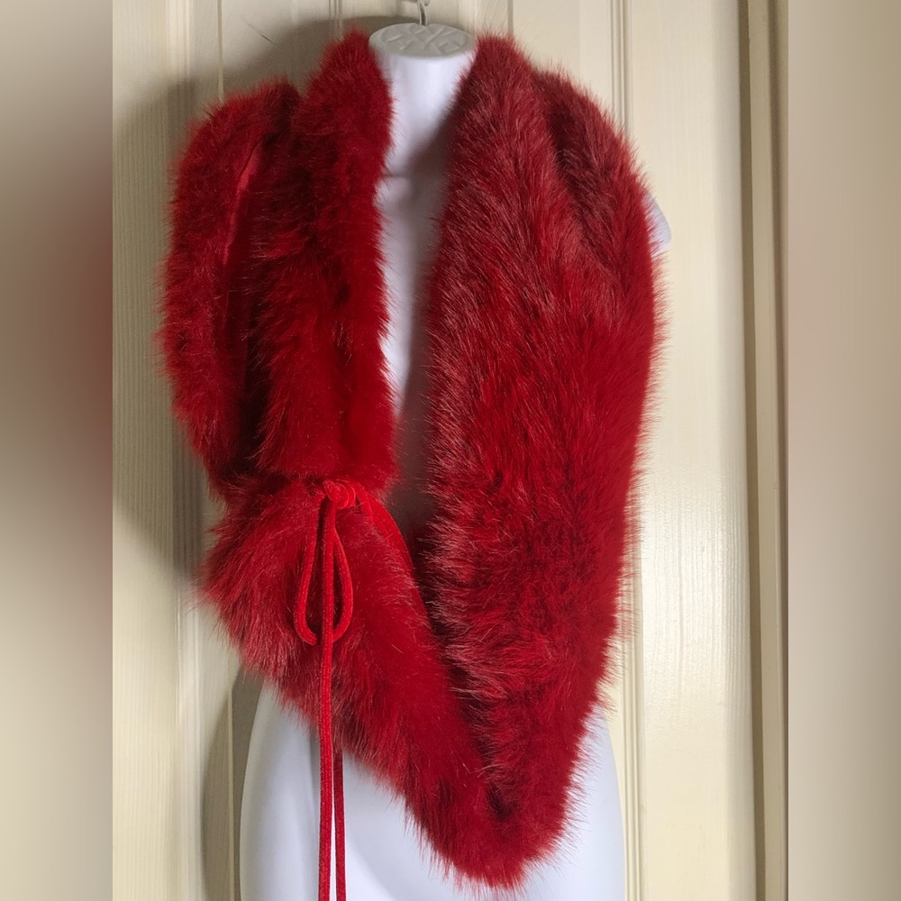 Luxurious Red Faux Collar Scarf w side string. - Picture 2 of 6